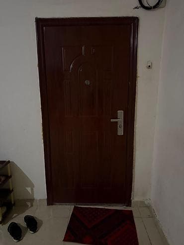 ucuz qaplar: Dəmir giriş qapısı – taxta teksturalı, klassik dizayn. Xüsusiyyətlər — 3