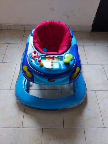 usaq model teleb olunur 2023: Uşaq gəzdiricisi / yeriş köməkçisi - Rəng: mavi gövdə, çəhrayı — 2