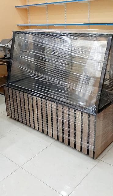 Yeni shirniyyat soyuducu vitrini 1600 Azn. Olchu 1.50. Unvan Baki