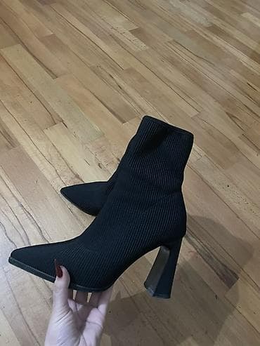 Yeni alınıb az istifade olunub 75 azn alınıb 35 satılır 36 razmerdir lalafo.az -da Yeni alınıb az istifade olunub 75 azn alınıb 35 satılır 36 razmerdir