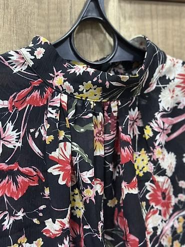 Digər qadın geyimləri: Qadın bluzası – MCG Collection, ölçü 38. - Rəng və naxış: qara fon — 2