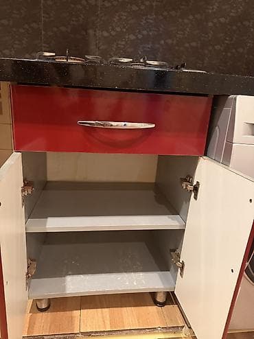 hamam seti: Qırmızı rəngli mətbəx mebel dəsti: uzunluğu 3m30sm eni 60sm - Fasad — 3