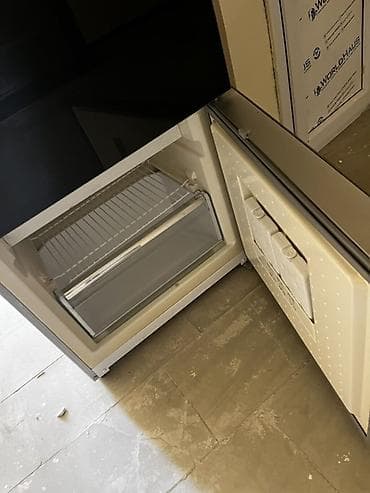 paltar yuyan masini: İşlənmiş 2 qapılı Bosch Soyuducu Satılır, rəng - Qara — 4