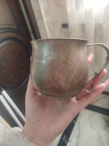 Kolleksiya üçün dekorativ metal kasa–fincan - Material: metal (gümüşü