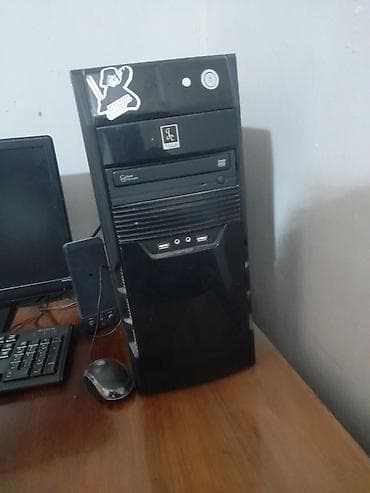 ucuz kamputer manitoru: Masaüstü kompüter dəsti Tərkibi: - HP monitor (təxminən 20–22 düym — 2