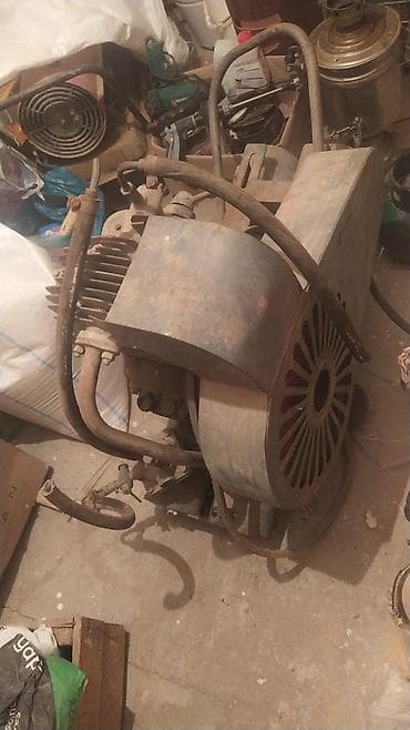 saatlar type 1: Sənaye tipli hava kompressoru 3 faza 2 ədəd bir arada 300 manat — 1