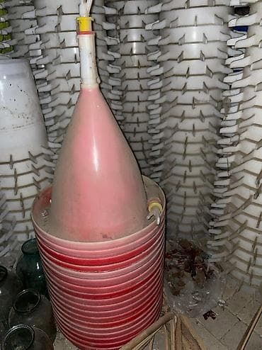 cat: Toyuqlar üçün yem ve su qabları, cemi 300 eded var. Yenidir, qiymeti — 2