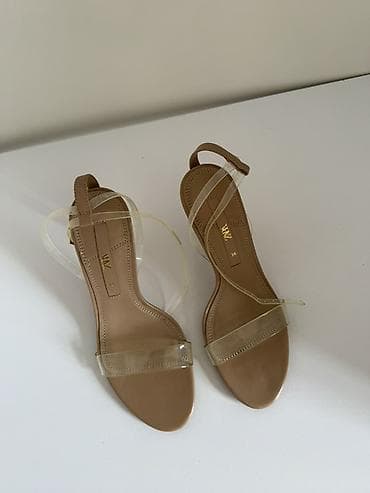 zara ayaqqabı: - Məhsul: Qadın dabanlı sandal - Brend: ZARA (iç tabanda loqo görünür) — 3