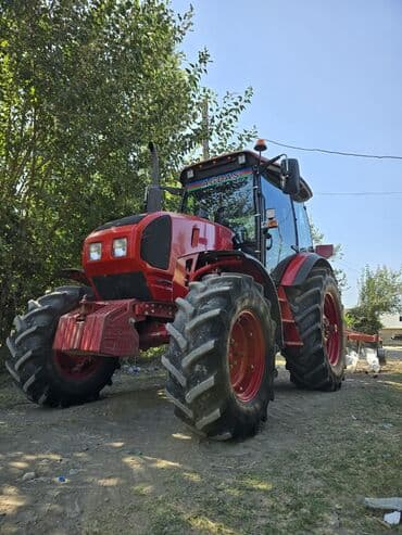 ot bicen traktorlar: Belarus MTZ təkərli traktor – kabinalı, qabaq yük balansları ilə — 8
