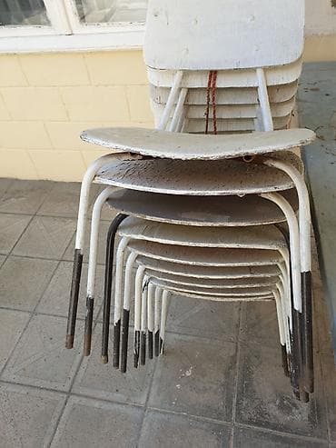 Məhsul: Yığıla bilən taxta- metal stullar dəsti Təsvir: - Klassik