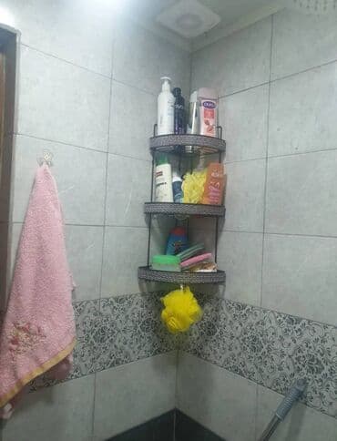 ecemide kiraye evler ucuz: Nəsimi rayonu Memar Əcəmi metrosunun yaxınlığında, 5 mertebeli binanın — 11