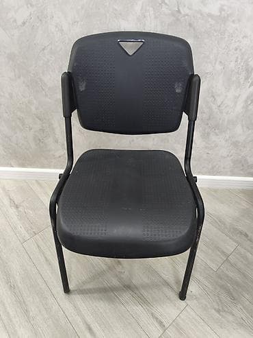 islenmis masalar: Sadə və funksional plastik oturacaq - Rəng: qara - Material: möhkəm — 1