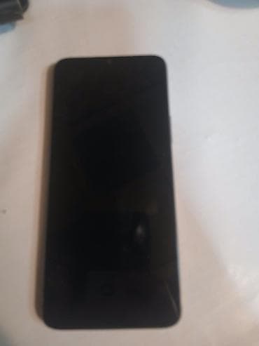 lenovo phab 2 pro: Məhsul: Smartfon (qara rəng) Xüsusiyyətlər: - Arxa tərəfdə iki — 2