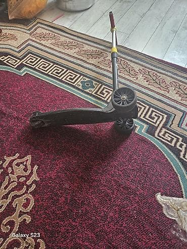 mapet: Uşaq skuterı – 3 təkərli - Rənglər: qara korpus, qırmızı deklik və — 2