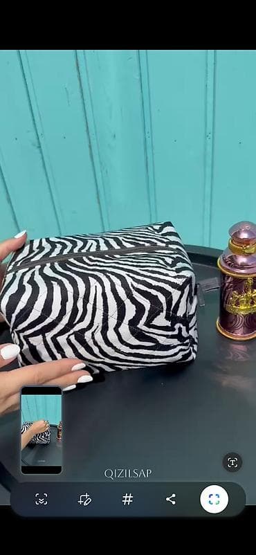 Zebra naxışlı kosmetik çanta - Material: yumşaq, yüngül və davamlı — 2