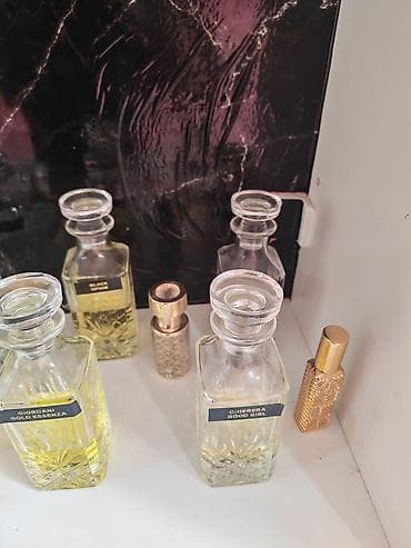 Məhsul: Ətirlər və ətir yağları kolleksiyası Təsvir: - Şüşə