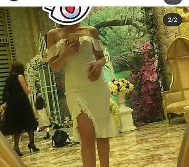 Ağ rəngli elegant qadın donu - Model: çiyinləri açıq, nazik qayışlı -