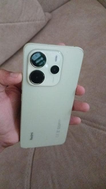d smart: Redmi smartfon (yaşıl rəng) - Arxa tərəf: böyük kvadrat kamera — 1