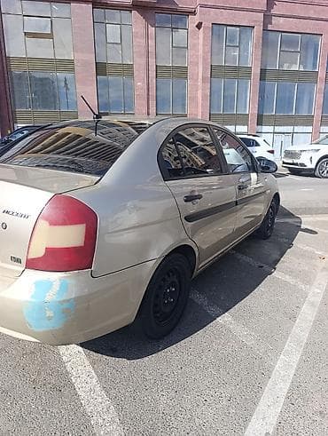 moto debilqe: Hyundai Accent: 1.5 l | 2008 il Sedan — 7