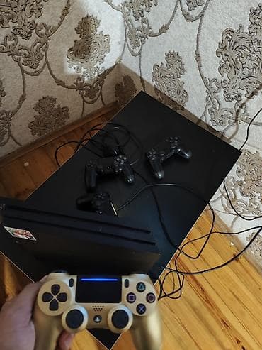 resident evil 4: PlayStation 4 Pro oyun konsolu - Model: PS4 Pro (qara rəng) - Yaddaş — 3