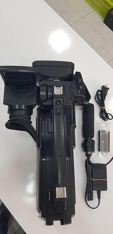 sony qulaqliq: Sony HXR-MC1500 peşəkar videokamera Xüsusiyyətlər: - Full HD çəkiliş — 5