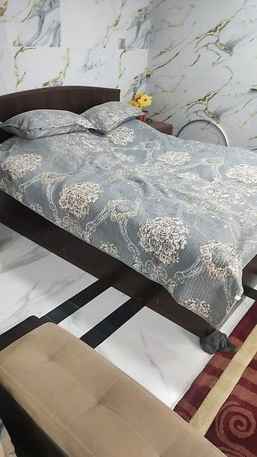 İki nəfərlik taxta çarpayı dəsti - Material: tünd rəngli taxta