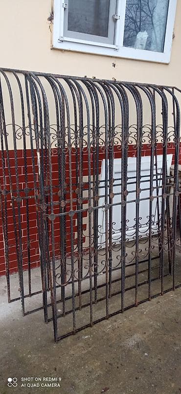 seyf qapilar ve darvazalar: Dəmir pəncərə barmaqlığı 12 ədəddir fərqli ölçülərdə - Material — 1