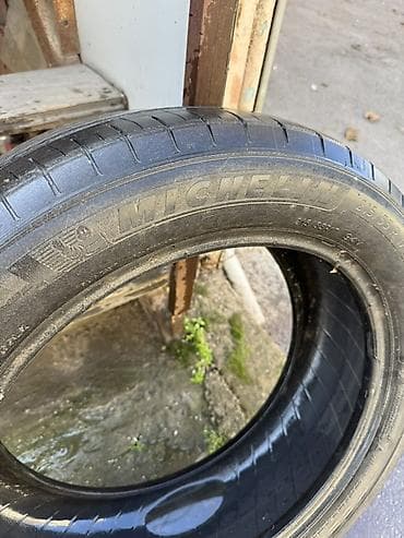 kireditle maşin: Şin Michelin 215 / 55 / R 17 — 2
