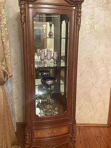 qedimi skaf: 2 ededdir tepteze Klassik üslubda vitrin şkaf - Material: təbii ağac — 2