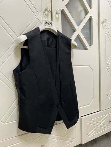 klassik geyim kişi: Smokin cəmi 1 dəfə geyinilib . 580 azn ə alınıb. Masculini brendidir — 3