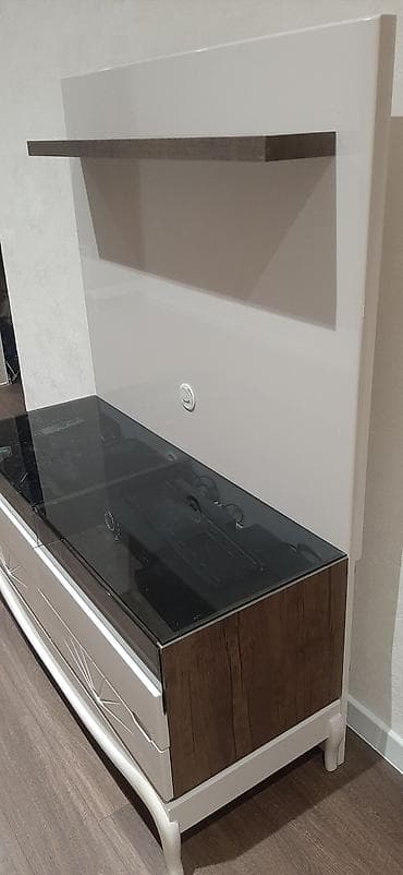 Mebel: Yeni, Düz TV altlığı, Polkalı, Şüşəli — 2