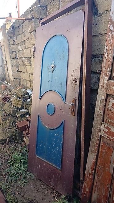 Beton və beton məmulatları: Seyf qapi satilir. 2.05\90. Qiymet 100azn. Unvan: Emircan\kod 353\Sabi — 1