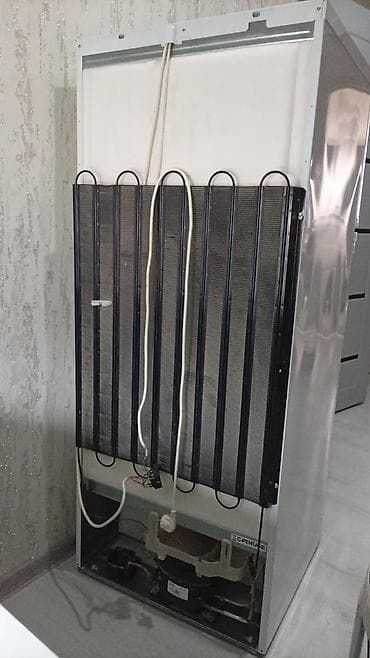 xaladennik matoru: Xarab 2 qapılı Indesit Soyuducu Satılır, rəng - Ağ — 6