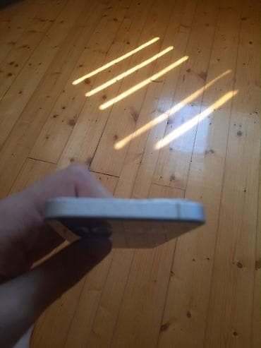 iphone 13 red: IPhone 13, Ağ, Simsiz şarj — 2