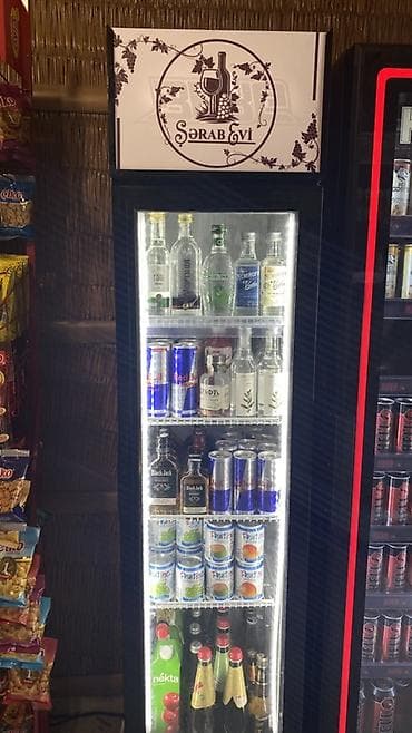 kompressor 50: Sərab Evi – işıqlı şüşə vitrinli içki soyuducusu - Şaquli tip — 1