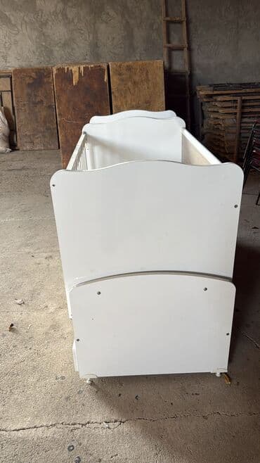 Канцтовары: Для девочки и мальчика, Четырехугольная, Колыбель, Без бортиков, Без матраса, Без механизма качания — 3