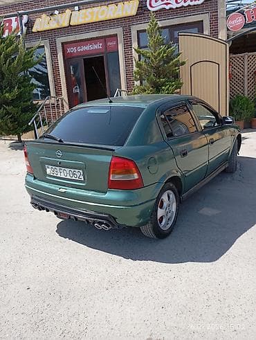 Opel Astra: 1.6 l | 1999 il 228965 km Sedan — 7