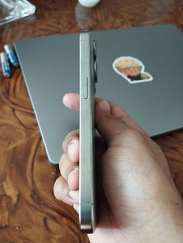 ipad pro: IPhone 15 Pro, 256 GB, Natural Titanium, Face ID — 5