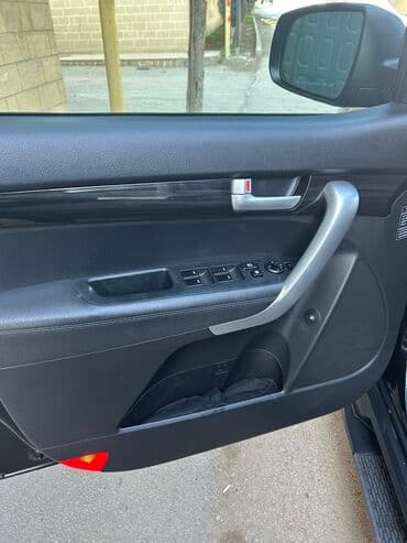 Motonəqliyyat: Kia Sorento: 2 l | 2011 il Ofrouder/SUV — 5