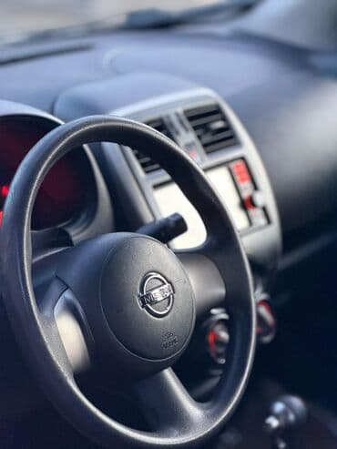 maşin peci: Nissan March – şəhər üçün kompakt və sərfəli hetçbek - Kuzov: 5 — 6