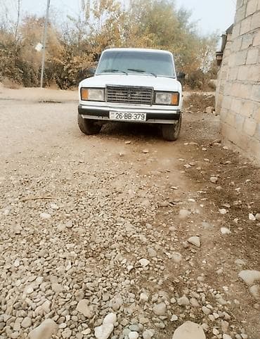 encar az: VAZ 2107, ağ rəng. Klassik sedan Xüsusiyyətlər - Salon: qara rəngli — 3