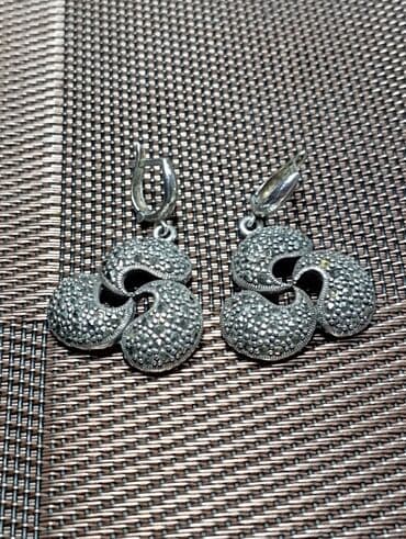 zümrüd qaşlı üzüklər: Zərif dizaynlı sırğalar dəsti - Model 1: Şərq üslubunda damla formalı — 3