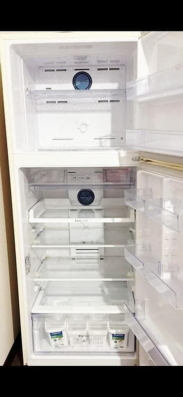 Iki qapılı soyuducu, üst kamera dondurucu - Rəng: inox (paslanmayan lalafo.az -da Iki qapılı soyuducu, üst kamera dondurucu - Rəng: inox (paslanmayan