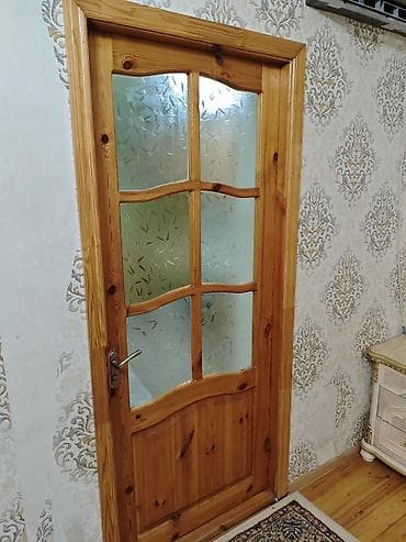 Şüşəli taxta otaq qapısı - Material: təbii ağac (şam ağacı teksturası