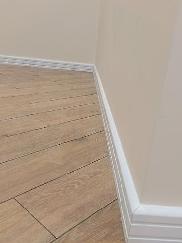 plintus plastik: Ağ rəngli döşəmə plintusu - Material: MDF/PP əsaslı dekorativ plintus — 4