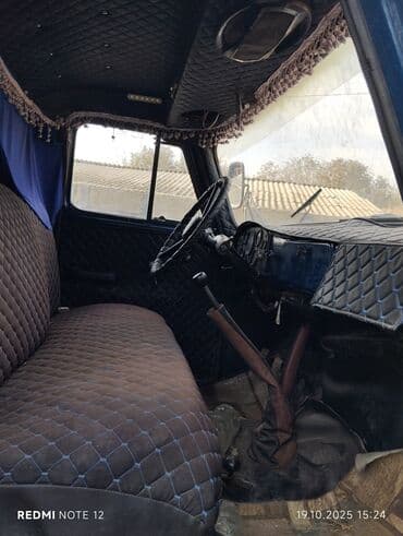 купить чехлы на авто: Yük maşını – ZIL (benzinli), bortlu kuzov Xüsusiyyətlər: - Korpus — 4