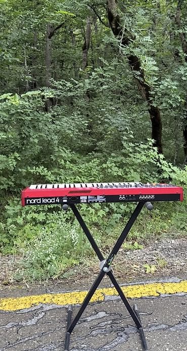 gitara simi: Sintezator, İşlənmiş, Ünvandan götürmə — 4