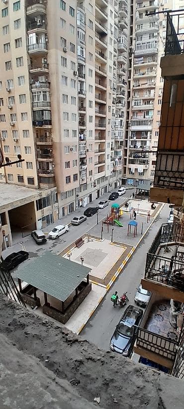 ev menzil: Yeni yasamal Əsəd Əhmədov küçəsi üzrə yerləşən 22 mərtəbəli binanın 8 — 5