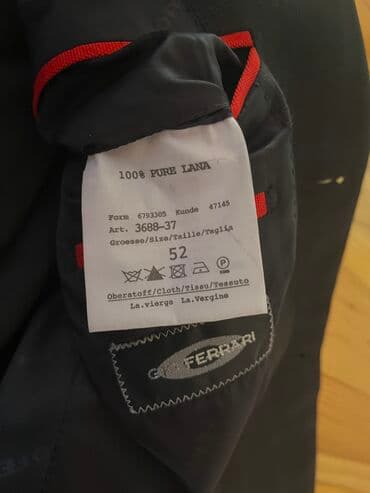 kişi ucun klassik qara kostyum: 200 manata alınıb, çox geyinilmiş kostyumdur. Dəstə püncək və şalvar — 4