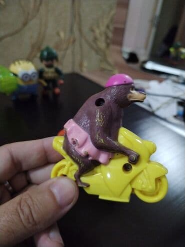 minion: Uşaq fiqurları dəsti. Hər biri 6 azn - 5 ədəd müxtəlif plastik fiqur — 5